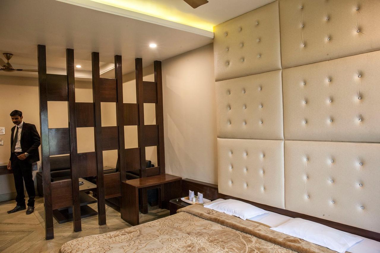 Hotel Welcome Palace Agartala Exterior foto
