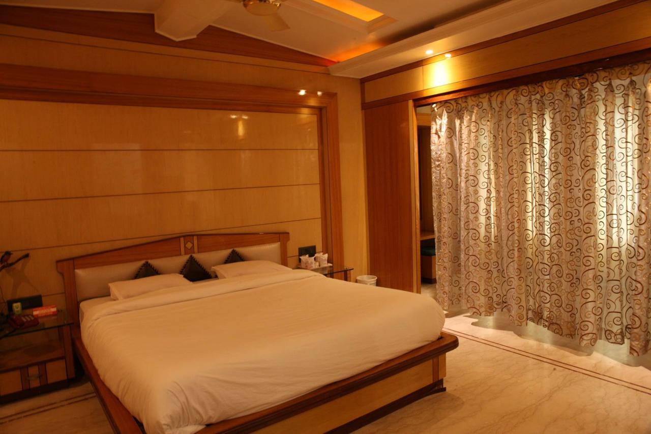 Hotel Welcome Palace Agartala Exterior foto